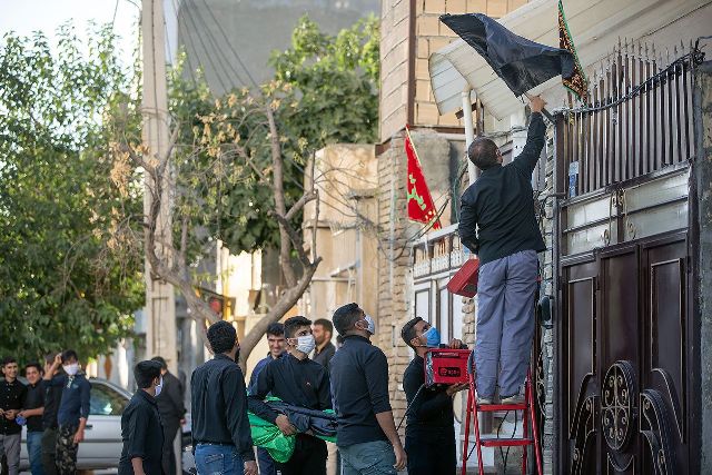 اجراي پويش «هرخانه، يک حسينيه، يک پرچم» در کرمانشاه